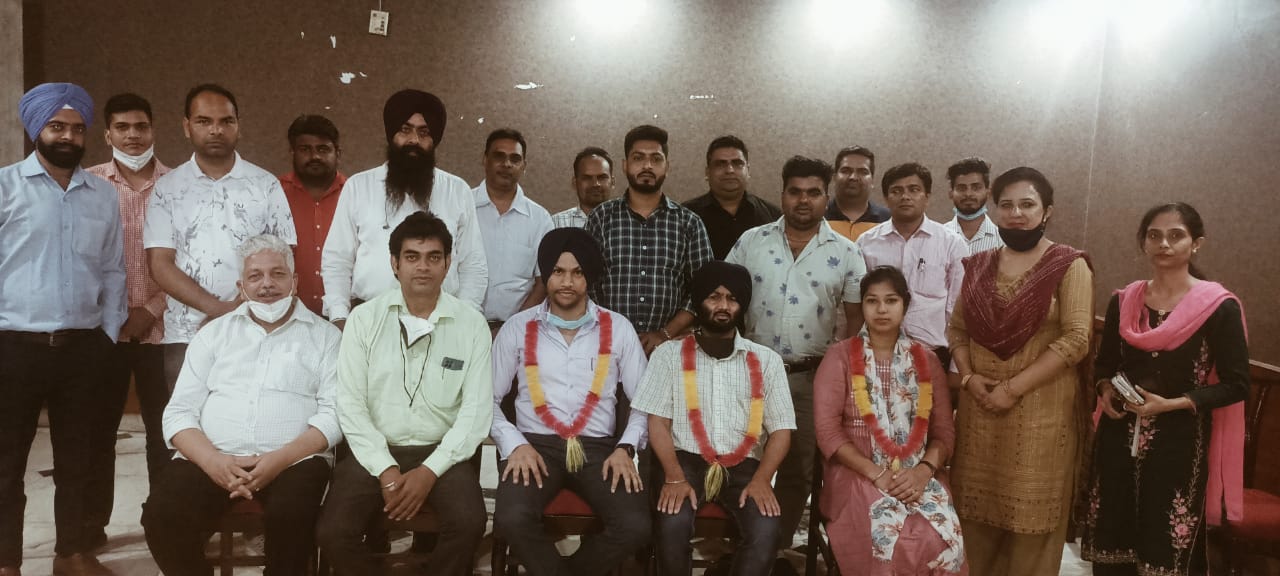 Read more about the article जालंधर जय मिलाप के प्रधान सोनू रत्न के नेतृत्व में ब्लाक करतारपुर व ब्लॉक नॉर्थ जालंधर की कोर कमेटी के इलेक्शन करवाए गए