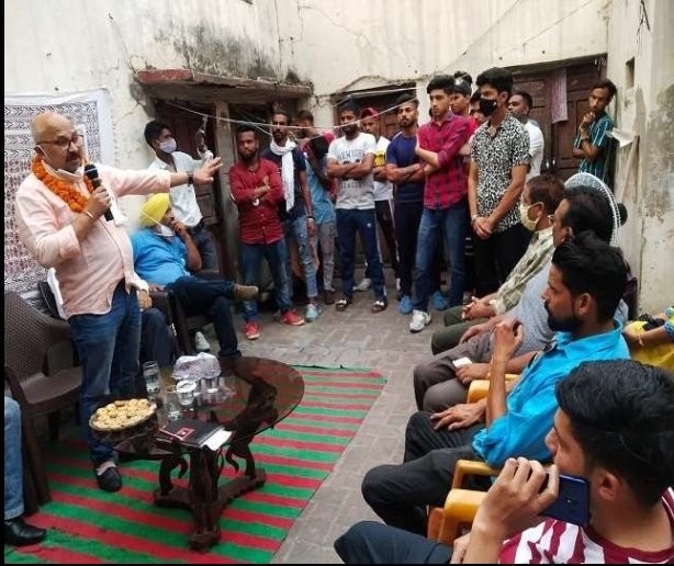 Read more about the article जालंधर में BJP को लगा बड़ा झटका, वरिष्ठ उपाध्यक्ष परमजीत सिंह हैप्पी AAP में हुए शामिल