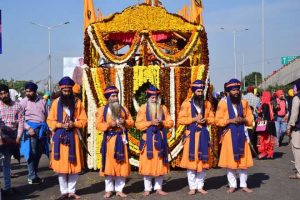 Read more about the article नगर कीर्तन में उमड़ा संगत का सैलाब, ‘बोले सौ निहाल, सत श्री अकाल’ के जयकारों से गूंजा आसमान