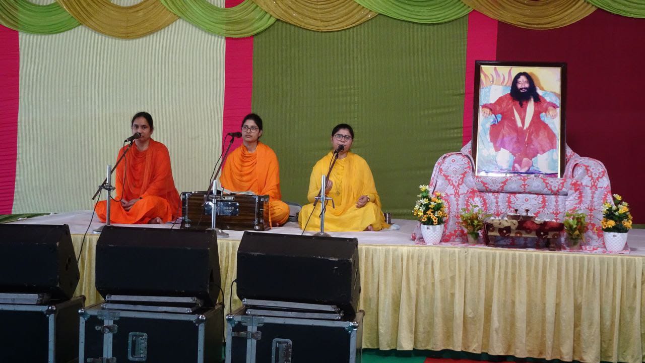 Read more about the article दिव्य ज्योति जाग्रति संस्थान की ओर से बिधिपुर आश्रम में सप्ताहिक सत्संग कार्यक्रम किया गया।