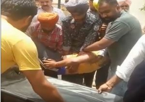 Read more about the article ”आप” सरकार ने नहीं ली कोई सार, पानी की टंकी पर बैठे किसान के साथ हुआ यह हादसा