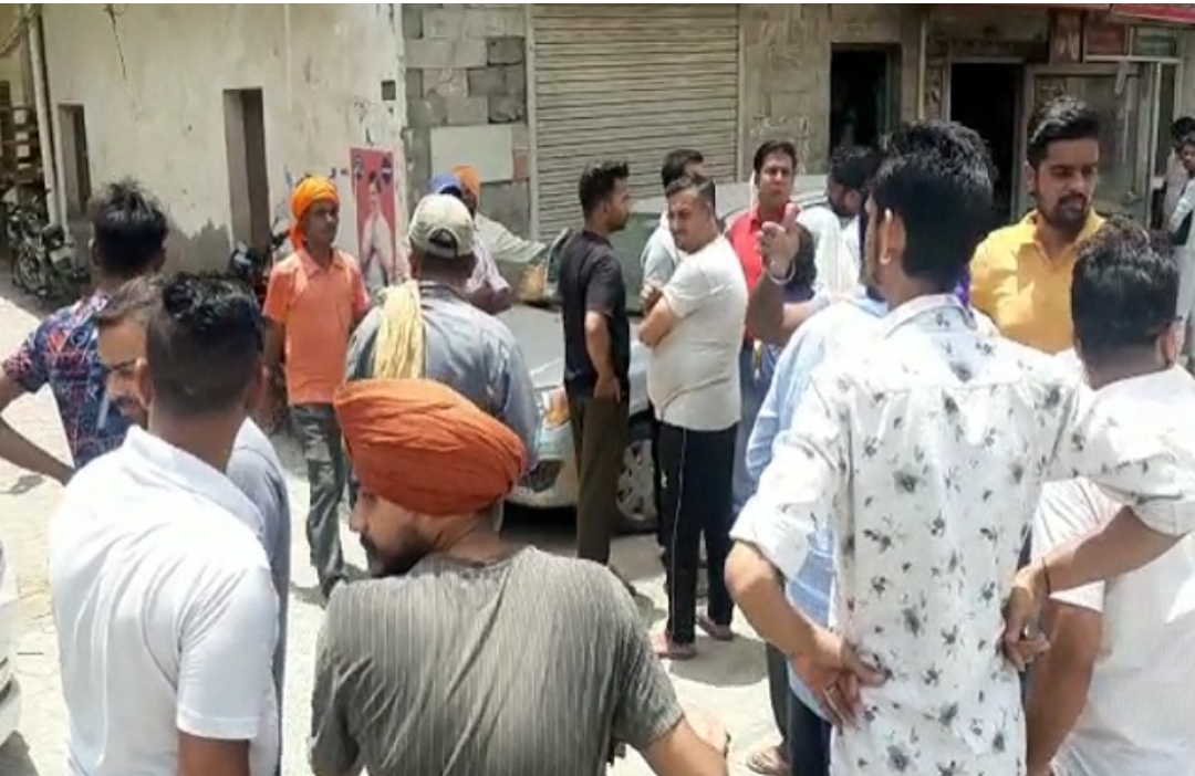 You are currently viewing पंजाब में फिर चली गोलियां, दिन-दहाड़े बैंक के बाहर दिया इस वारदात को अंजाम