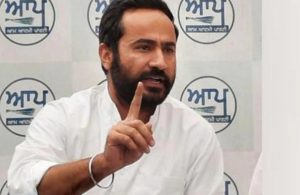 Read more about the article AAP ने सिमरनजीत सिंह मान के बयान को बताया शर्मनाक, बोले- “तुरंत मांगे माफी, नहीं तो.