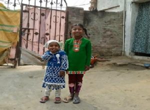 Read more about the article स्कूल आ रही इस मासूम को यूं खींच ले गई मौत, भावुक कर देंगी तस्वीरें…