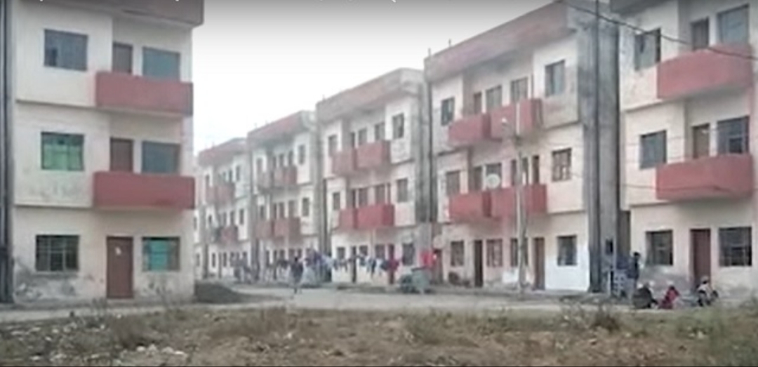 You are currently viewing घर तोड़ने के बाद लतीफपुरा वासियों को ये खंडहर दे रही पंजाब सरकार