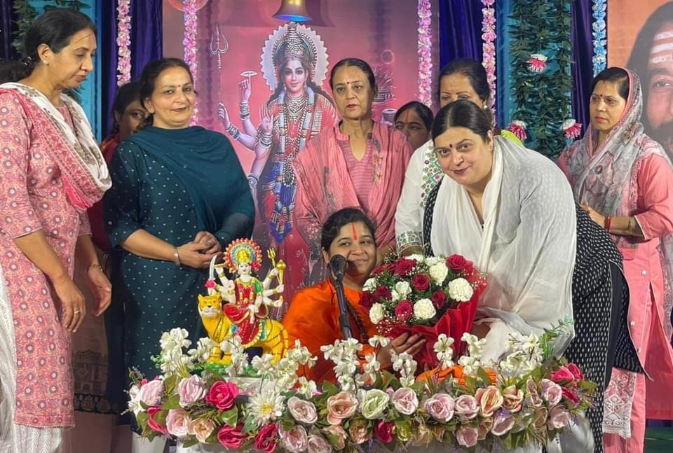 Read more about the article दिव्य ज्योति जाग्रति संस्थान की ओर से तीन दिवसीय देवी महीमा पर आधारित   ” या देवी सर्वभूतेषु ” कथा का आयोजन किया गया।