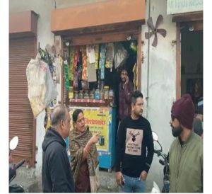 Read more about the article जालंधर में चोरों ने पिस्तौल दिखाकर करियाना दुकानदार से लूटे हजारों रुपए