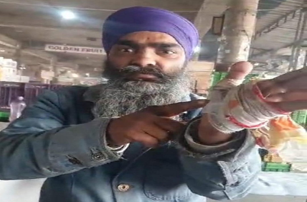 You are currently viewing ਜਲੰਧਰ ਡੀ ਏ ਵੀ ਫਲਾਈਓਵਰ ਤੇ ਲੁਟੇਰਿਆਂ ਨੇ ਦਾਤਰ ਮਾਰ ਕੇ ਬਜ਼ੁਰਗ ਨੂੰ ਵੱਢਿਆ ਤੇ ਨਕਦੀ ਖੋਹੀ