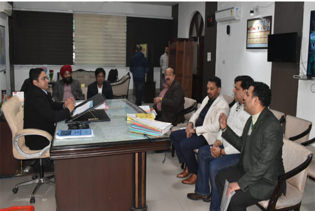 Read more about the article ਵਿਦੇਸ਼ ਭੇਜਣ ਵਾਲੇ ਬੱਚਿਆਂ ਦੇ ਮਾਂ ਬਾਪ ਲਈ ਅਹਿਮ ਖਬਰ – ਜਲੰਧਰ ਡੀ. ਸੀ. ਵੱਲੋਂ ਦਿੱਤੇ ਗਏ ਆਦੇਸ਼।