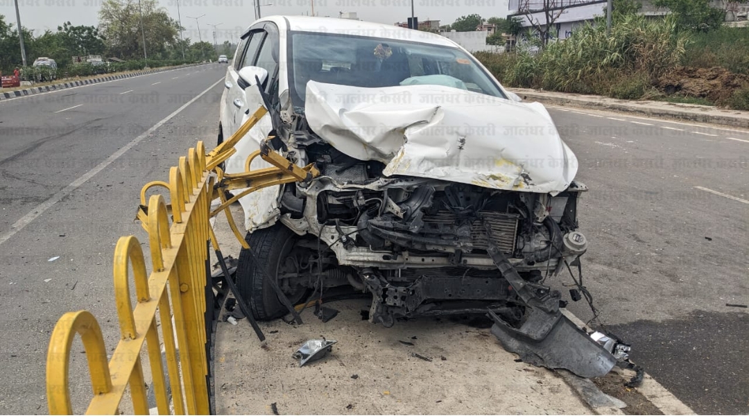 Read more about the article Breaking: जालन्धर के निगम कमिश्नर का Accident, तस्वीरों में देखें मौके के हालात