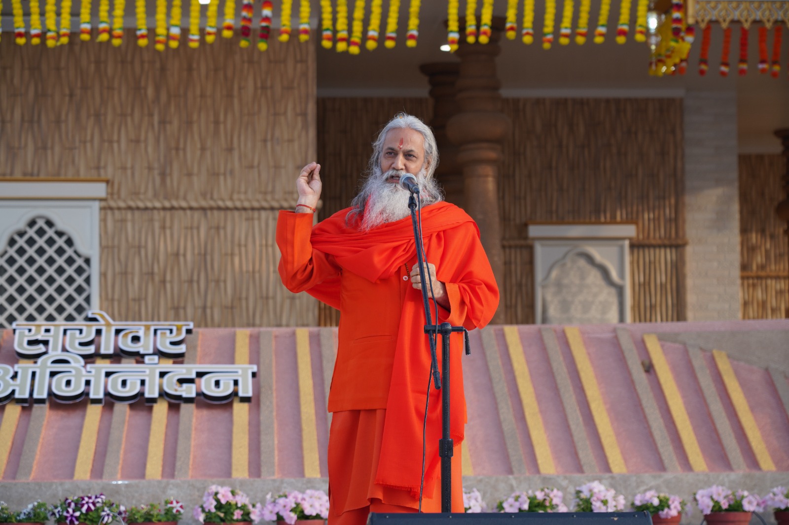 Read more about the article दिव्यता व आधुनिकता का सम्मिश्रण – नव निर्मित “दिव्य सरोवर”