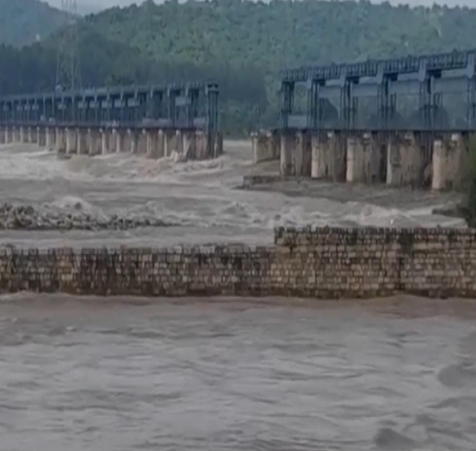 You are currently viewing Big Breaking : पंजाब में टूटा Flood Gate हालात बेकाबू
